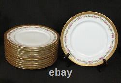 12 Assiettes de dîner Charles Ahrenfeldt Limoges peintes à la main avec des roses et ornées d'or