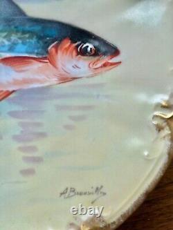 2x Assiette en porcelaine de Limoges Coiffe Antique peinte à la main, motif POISSON, signée par l'artiste, 9.5
