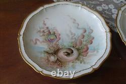 (4) Assiettes à salade anciennes en porcelaine Haviland Limoges peintes à la main avec des coquillages et des ornements dorés - ensemble de 3