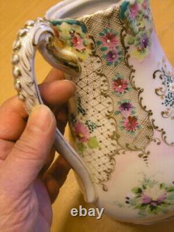 Antique Non Marqué Peint À La Main Porcelaine Lidded Chocolate Pot Floral Gilt Lattice