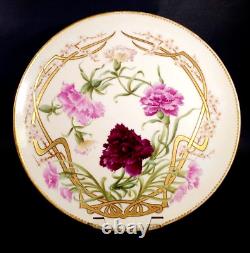 Art Nouveau T&V Limoges Assiette peinte à la main signée par l'artiste, œillets roses et dorure