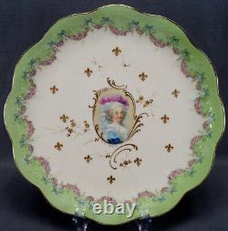 Assiette Charger en Porcelaine de Pouyat Limoges Peinte à la Main, Portrait de Madame Lamballe, Rose Rose et Or