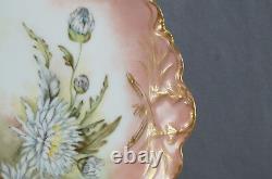 Assiette Haviland Limoges peinte à la main avec chrysanthèmes, double dorure, diamètre de 13 7/8 pouces.
