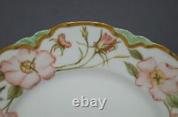 Assiette Haviland Limoges peinte à la main avec des roses roses sauvages, vertes et dorées de 8 1/2 pouces