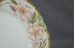 Assiette Haviland Limoges peinte à la main avec des roses roses sauvages, vertes et dorées de 8 1/2 pouces