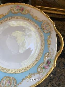 Assiette à gâteau de cabinet Antique T & V Limoges France 10,5 avec des roses dorées signée 1905