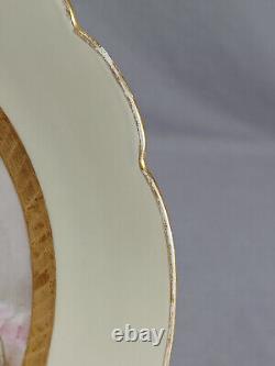 Assiette à gâteau rose, jaune et or peinte à la main signée Sherratts de T&V Limoges