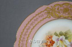 Assiette antique D&Co Limoges peinte à la main avec des fleurs roses Pompadour en relief et dorures