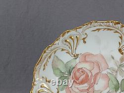 Assiette de 9 pouces avec de grandes roses roses peintes à la main et dorées signée T&V Limoges JHC