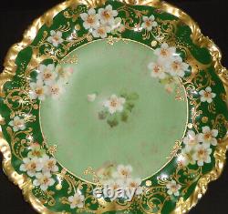 Assiette de charge en porcelaine de Limoges antique peinte à la main avec de l'or, style victorien, France verte.