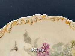 Assiette de charge peinte à la main avec des lilas de T & V Tressemann & Vogt Limoges.