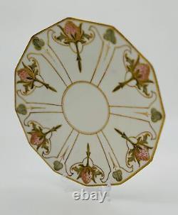 Assiette peinte à la main en Limoges avec un design de fraises, vers 1900