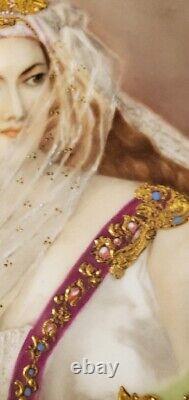 Assiette portrait de Cléopâtre Haviland peinte à la main, bijoux dorés signés S. Benney 1888.