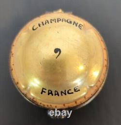 Boîte à bibelots en porcelaine de Limoges peinte à la main en forme de bouchon de champagne RARE