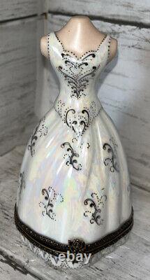 Boîte à bijoux en forme de buste de robe de mariée victorienne, Peint Main Limoges France, Signée gp