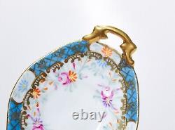 Boîte à bijoux motif floral en porcelaine de Limoges Royal Paris peinte à la main, antique et rare