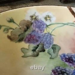 Bol ancien de Limoges France peint à la main avec des fleurs en porcelaine dorée à la feuille