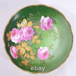 Bol sur pied en porcelaine rose antique AK Limoges avec des roses et des feuilles d'or peints à la main et signés par l'artiste