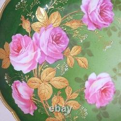 Bol sur pied en porcelaine rose antique AK Limoges avec des roses et des feuilles d'or peints à la main et signés par l'artiste