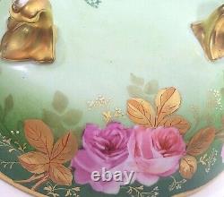 Bol sur pied en porcelaine rose antique AK Limoges avec des roses et des feuilles d'or peints à la main et signés par l'artiste