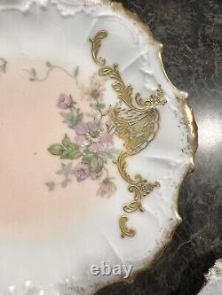 Collection de six assiettes de la Coiffe Antique LS&S Limoges France peintes à la main en or.