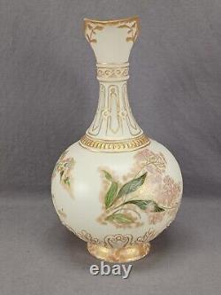 Élite Works Limoges Pichet esthétique floral doré et ivoire, peint à la main et signé.
