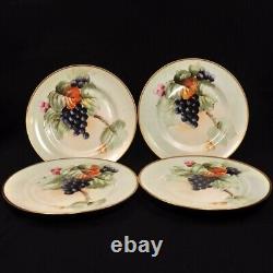 Ensemble de 4 assiettes en porcelaine de Limoges peintes à la main avec des raisins dorés, La Porcelaine 1905-1930's HTF.