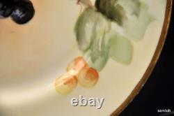 Ensemble de 4 assiettes en porcelaine de Limoges peintes à la main avec des raisins dorés, La Porcelaine 1905-1930's HTF.