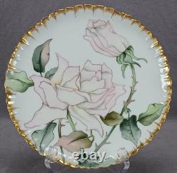 GDM Limoges Assiette de 8 1/8 pouces, peinte à la main avec une grande rose rose et de l'or, de 1891.