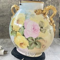 Lampe de table en porcelaine Vtg Jean Pouyat Limoges France décorée de roses peintes à la main