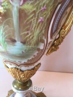 Magnifiques Vases En Porcelaine Peinte À La Main De Style Art Nouveau À Sevres