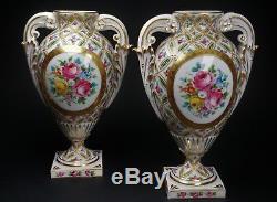 Paire De Magnifiques Urnes En Porcelaine Peinte À La Main, Style Ancien De Sèvres Limoges