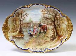 Plat français ovale en porcelaine de Limoges, peint à la main, doré, de collection.