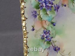 Plateau de commode petit Limoges peint à la main et signé par l'artiste avec des fleurs violettes et de l'or