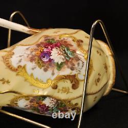 Pot à chocolat Limoges T&V du début des années 1890, peint à la main avec des motifs floraux et réparé avec de l'or, magnifique.