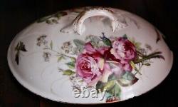 Soupière de Limoges avec de grosses roses et des papillons en céramique Marshall Redon ancienne