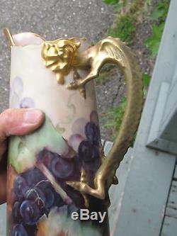 Superbe Pichet / Chope De Dragon Peint Aux Raisins De Limoges Grapes