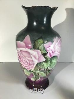 T & V Limoges France, Vase Peint Antique Main Avec Des Roses