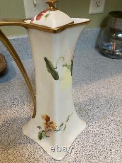 Vase en porcelaine peinte à la main A. Lanternier Limoges France des années 1890